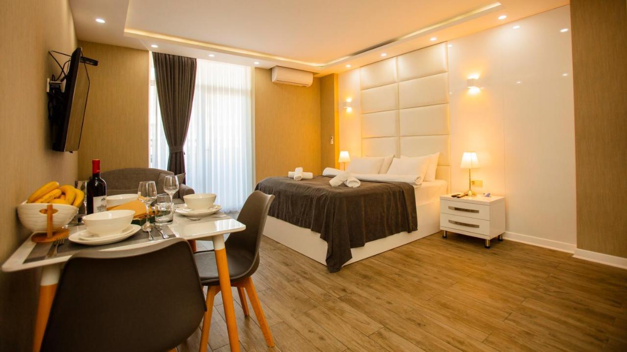 Holiday Premium Apartments Batumi Exterior photo